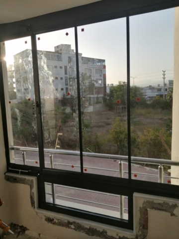 Mersin Zaferpen Cam Balkon