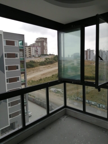 Mersin Zaferpen Cam Balkon