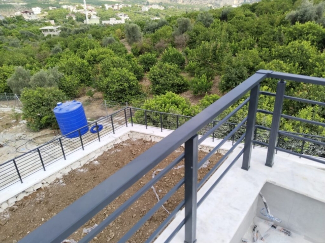 Mersin Zaferpen Balkon Korkuluk