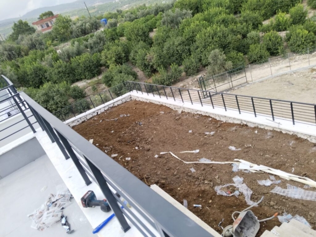 Mersin Zaferpen Balkon Korkuluk